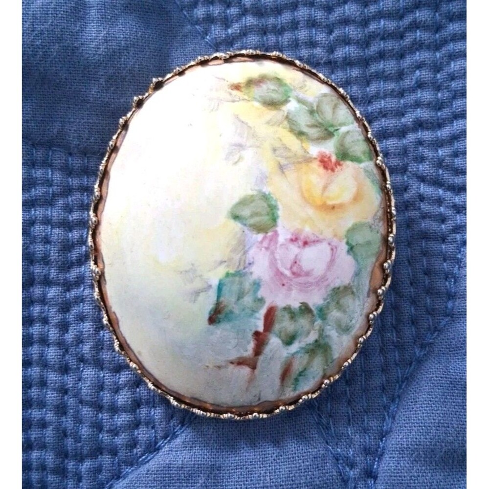 Vtg 70s Victorian Hand Painted Porcelain Cameo Pin Brooch Florals Gold Tone